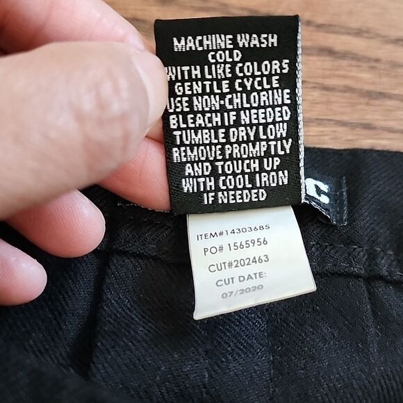 Hot Topic Black Pleated Buckled Mini Skirt Size Medium Goth Grunge Punkcore - Picture 7 of 8